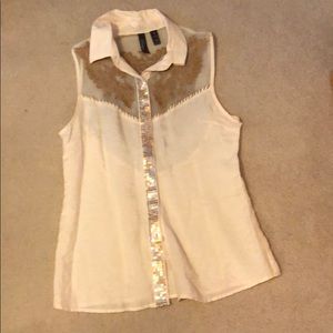 Beautiful, silky, country-style sleeveless top!